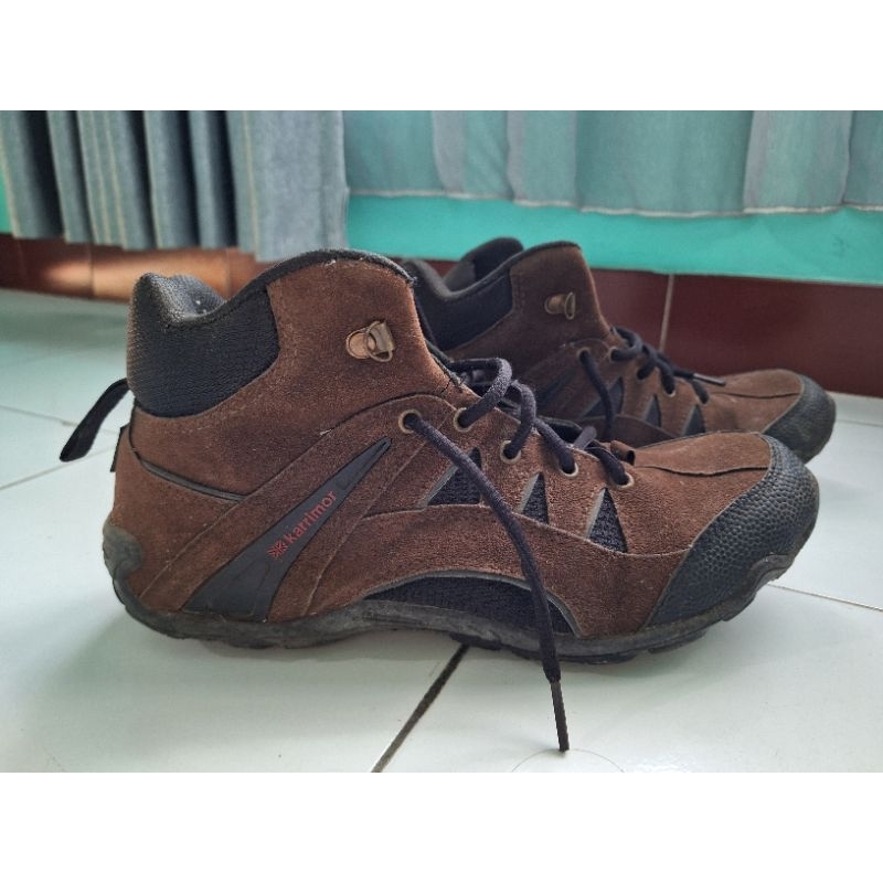 sepatu gunung pria Karrimor Preloved