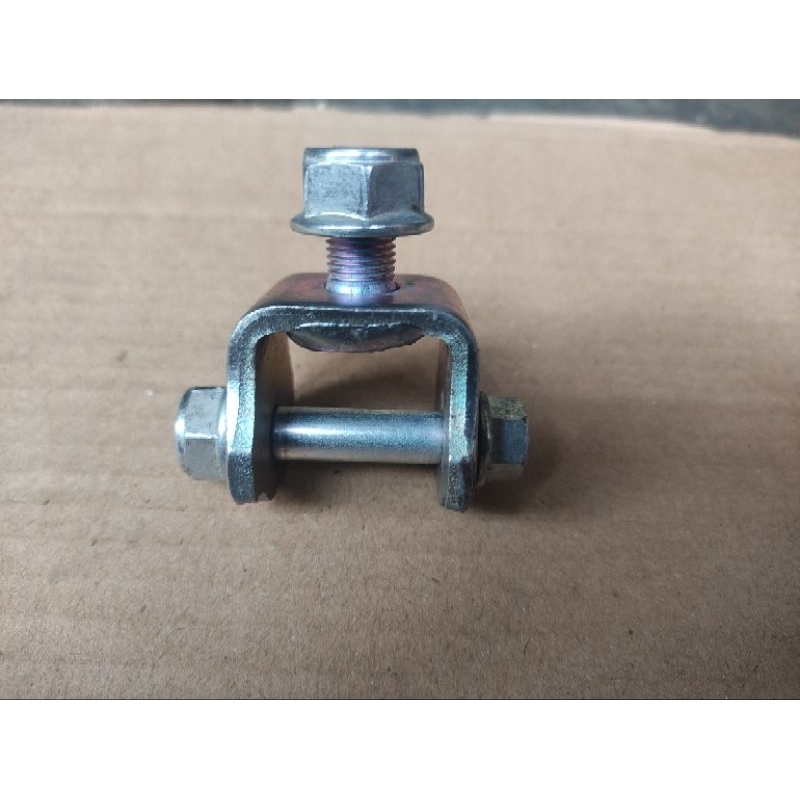 Dudukan Pangkon Mur Baut bagian atas Mono Shock Absorber Belakang Honda ALL New CB 150R CBR 150 R Fa