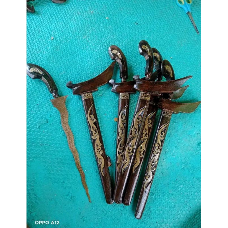 HIASAN KERIS KUNINGAN LAFADZ ARAB LADRANG SOLO