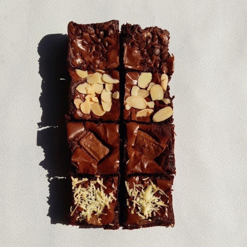 

Medium Brownies Potong Classic | Brownies Panggang Bandung Chewy Legit 20x10