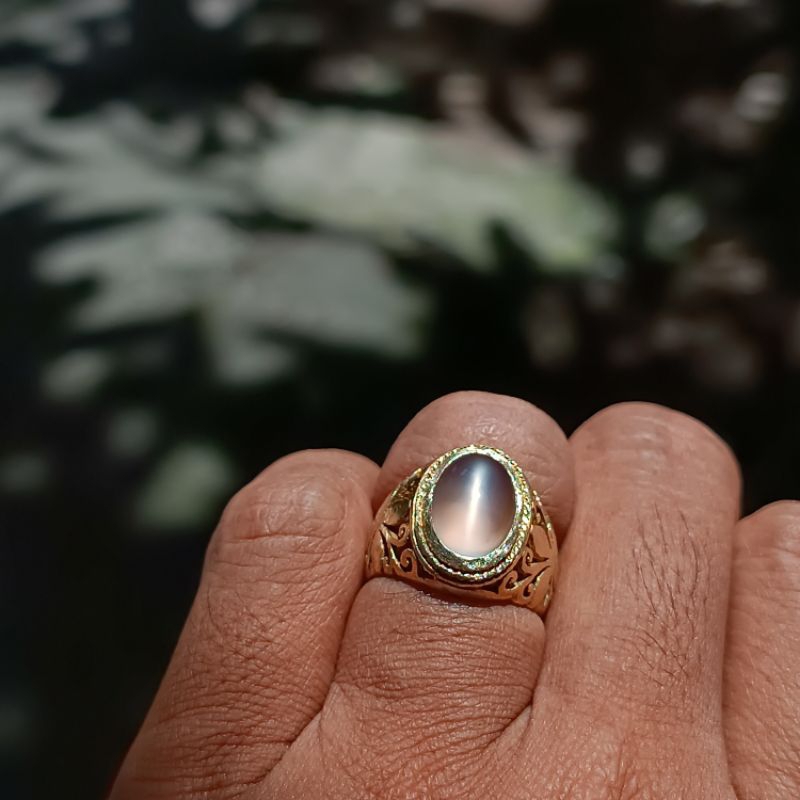 batu cempaka putih cat eye kantoran