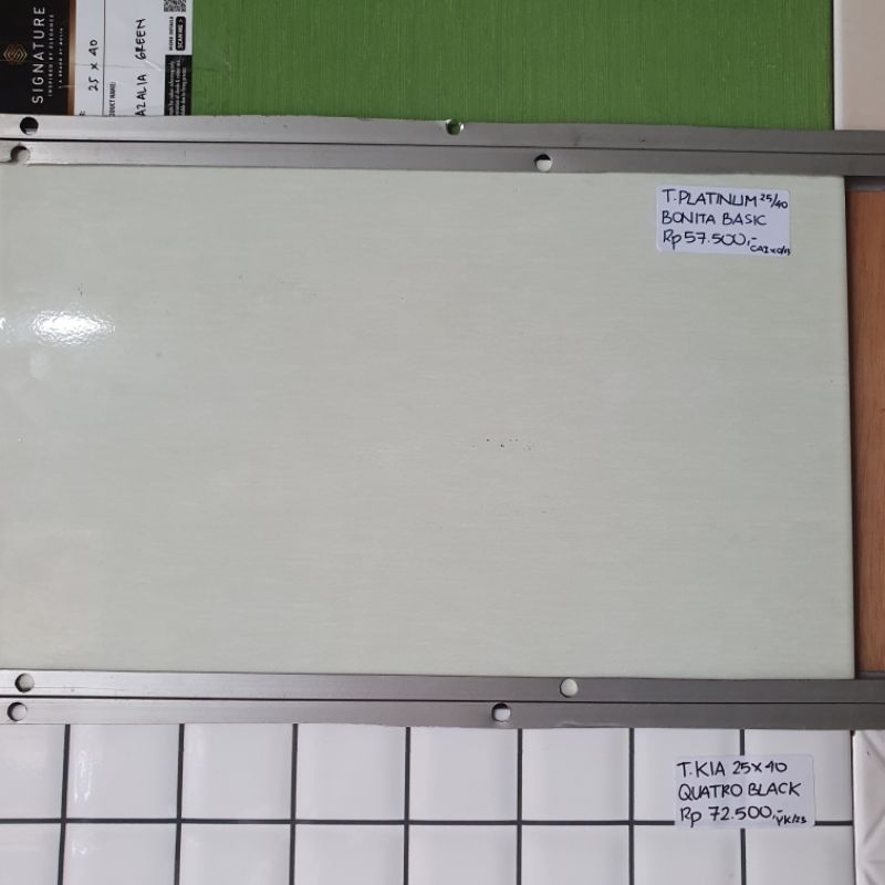 keramik dinding kamar mandi tidur dapur rumah PLATINUM 25x40 BONITA BASIC hijau