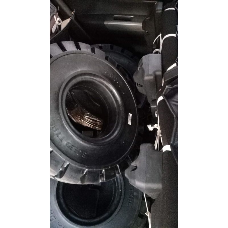 BAN MATI FORKLIFT UKURAN 28X9-15