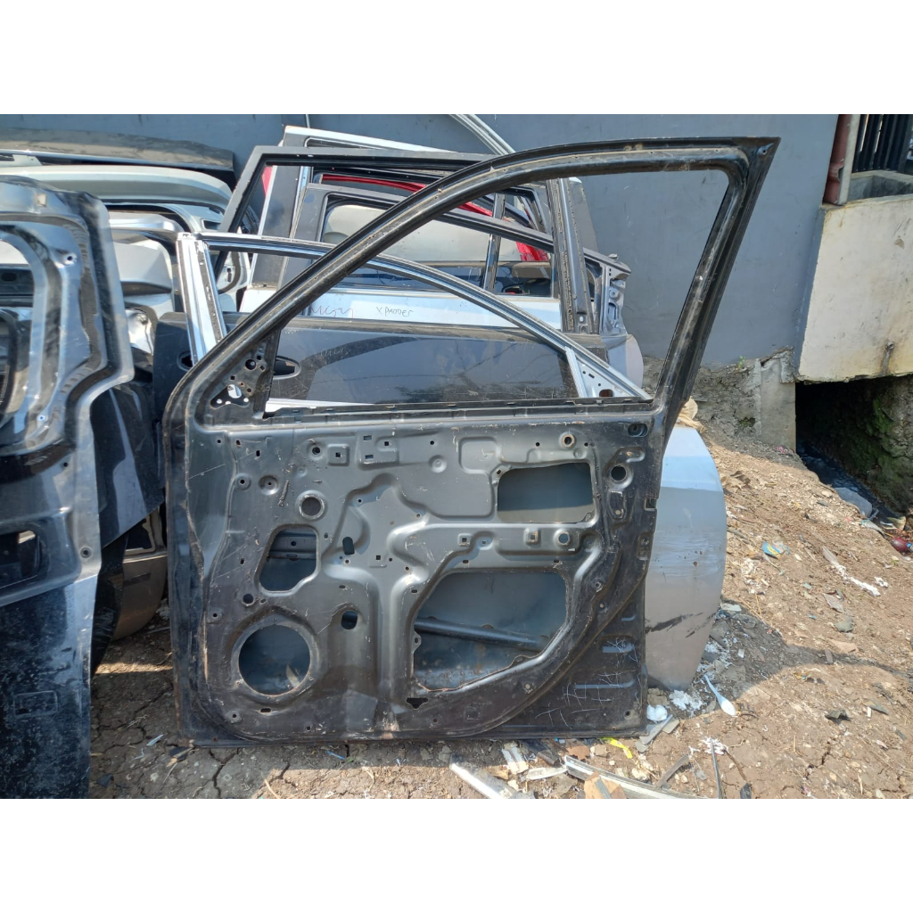 Pintu Depan Toyota Rush Kanan / supir