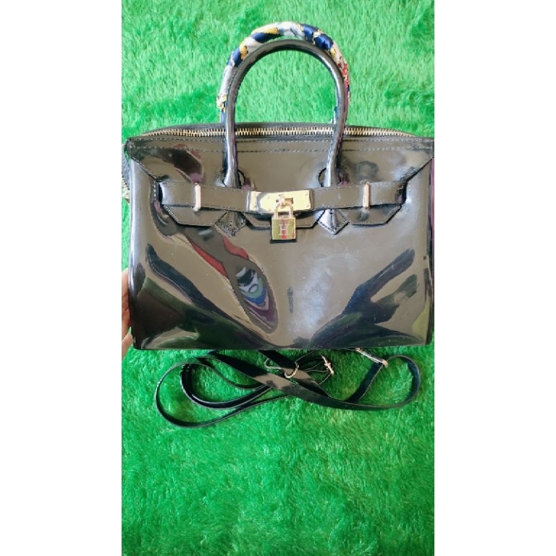 Tas Jely Wanita Slempang Warna Hitam PRELOVED