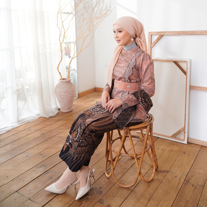 Kebaya Wisuda Modern / Kebaya Kutubaru Modern jumbo