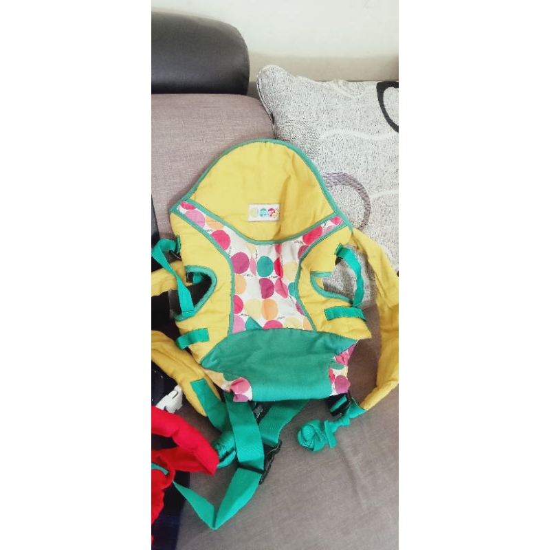 gendongan depan Snoopy