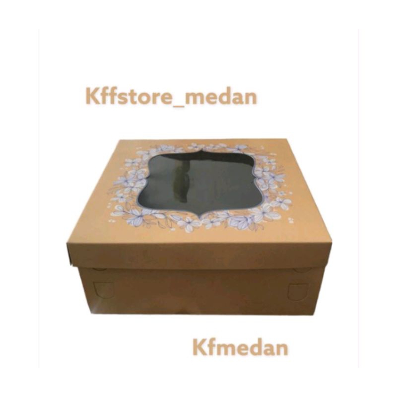 

Dus Cake Gold Motif 26x26x12cm