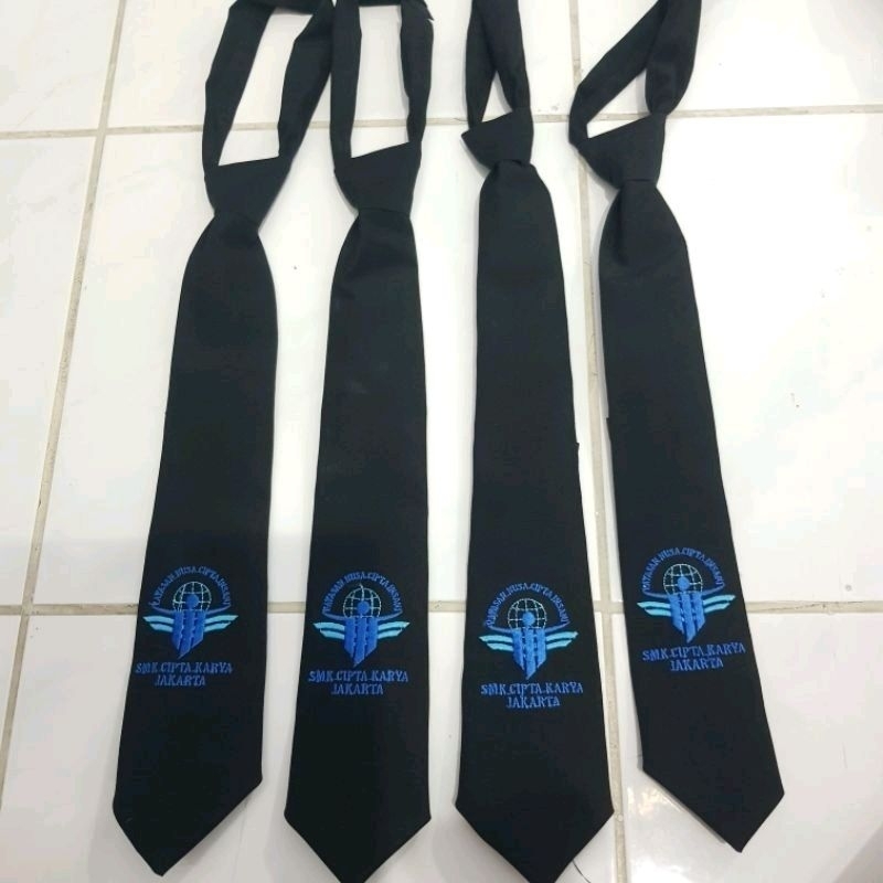 DASI HITAM PLUS IDENTITAS SEKOLAH SD/SMP/SMA
