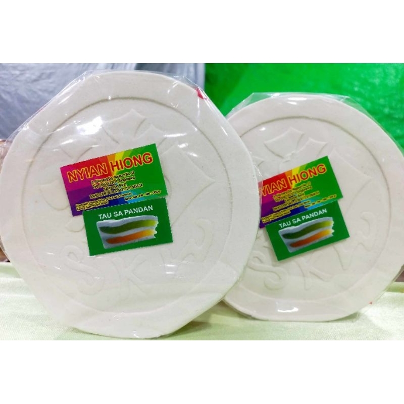 

Kue Bulan Tausakoh Uk. Besar 2 Rasa Nyian Hiong Singkawang