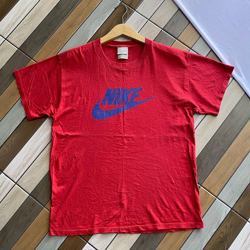 NIKE BIG LOGO