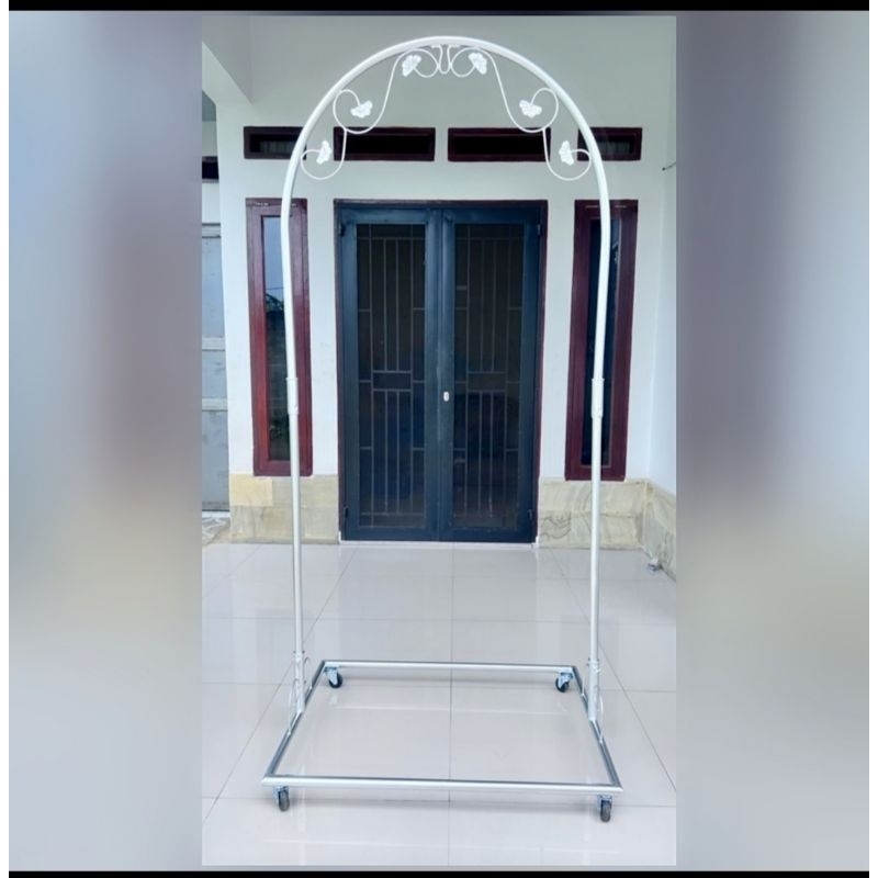 Tiang ayunan bayi roda biasa