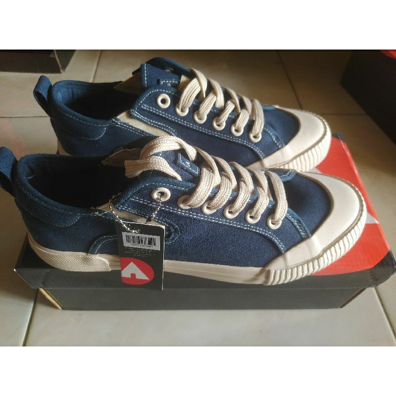 airwalk tustin size 40