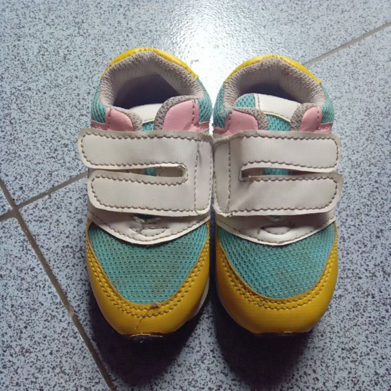 prelove sepatu