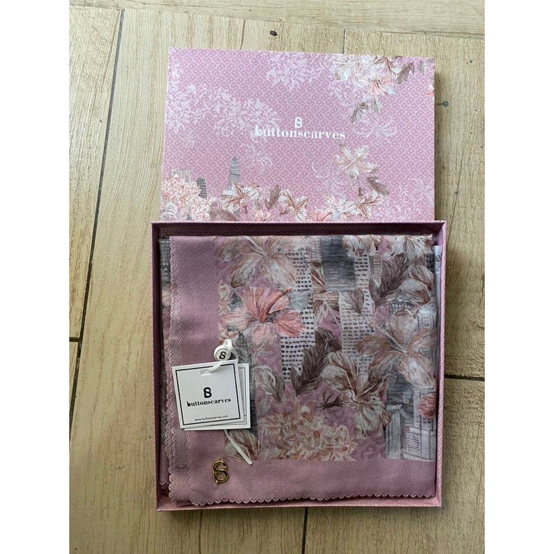 Preloved Buttonscarves - Malaya Series Blush