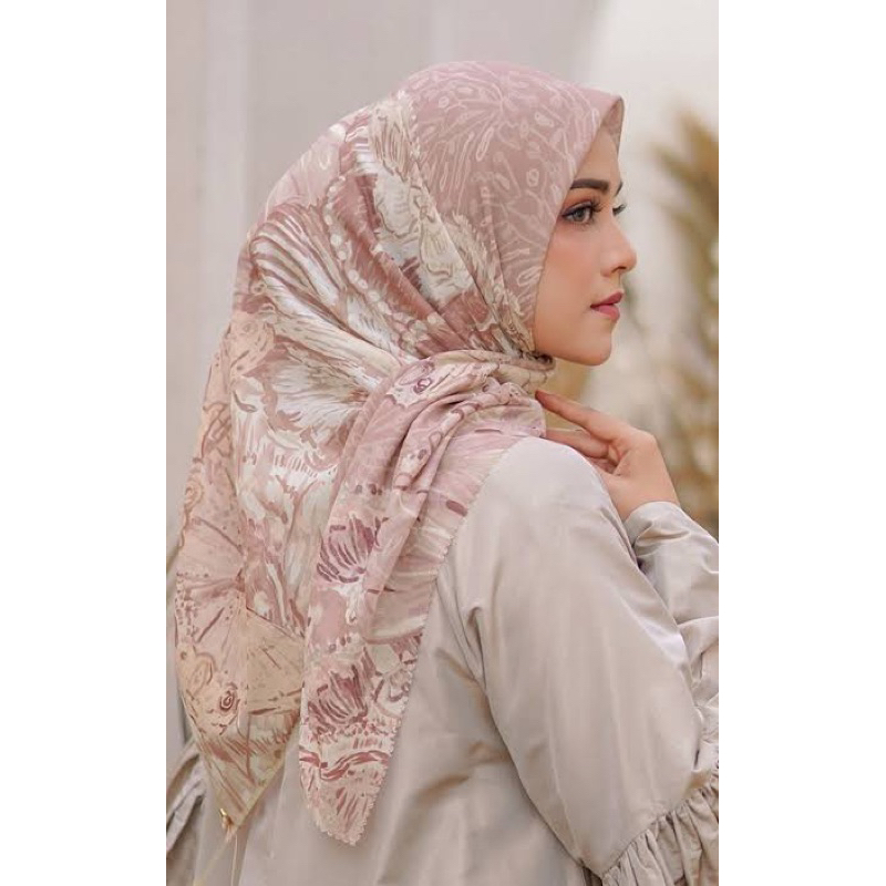 PRELOVED BUTTONSCARVES THE FARSHA VOAL SQUARE - MISTY ROSE / PL HIJAB BS / PL JILBAB BS / PL BUTTONS