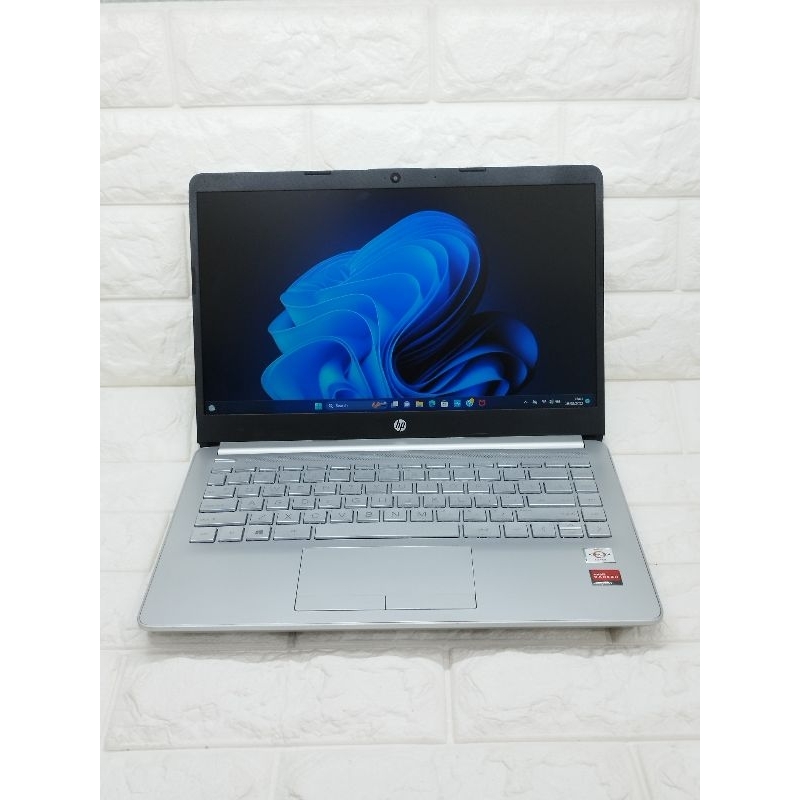 Laptop Hp 14s-DK1524AU AMD athlon silver 3050U RAM 4 GB SSD 512 GB