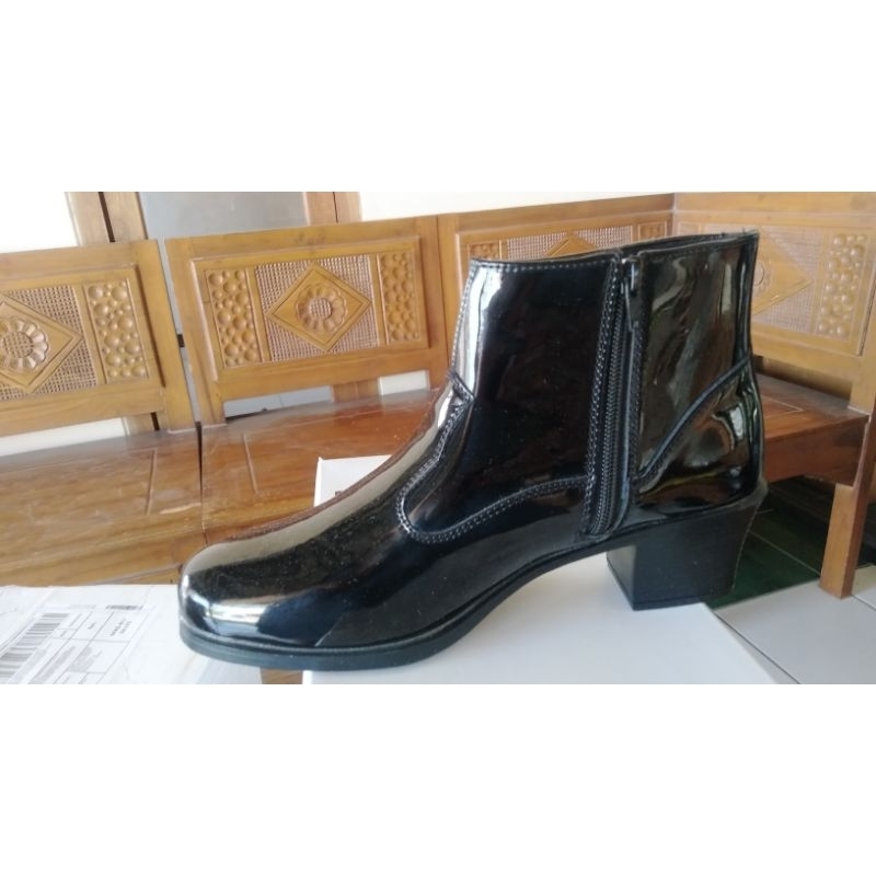 Sepatu PDH PDLsus Polwan Pembagian Jatah Polri Polwan Sepatu Secwan