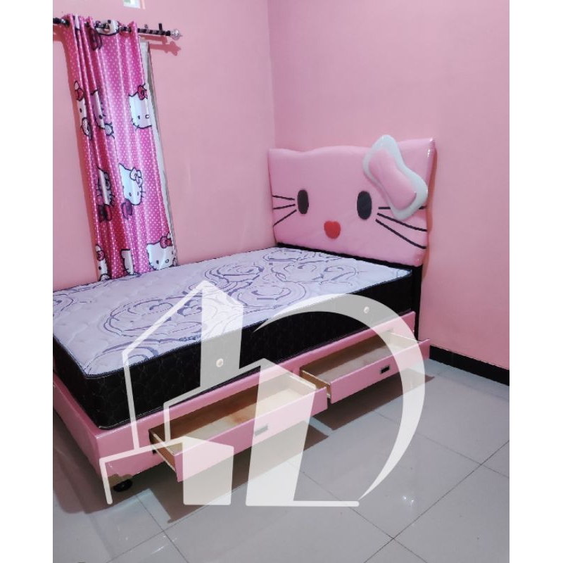 DIVAN DIPAN SANDARAN KARAKTER HELLO KITTY