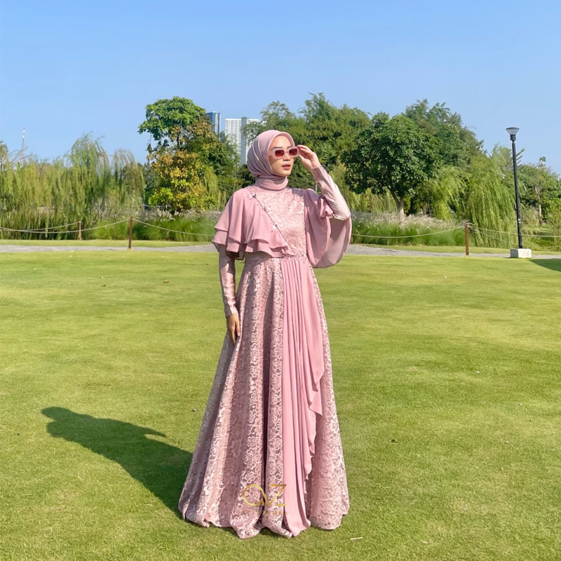 (PRE-ORDER) Zinnia Brokat Dress