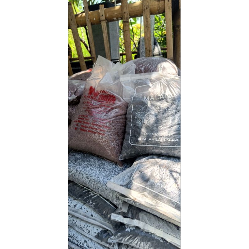 Media Tanam Pasir Malang Hitam & Pasir Merah / Rock Lava Ready Stok.