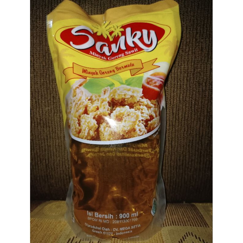 

Minyak goreng Sanky 900