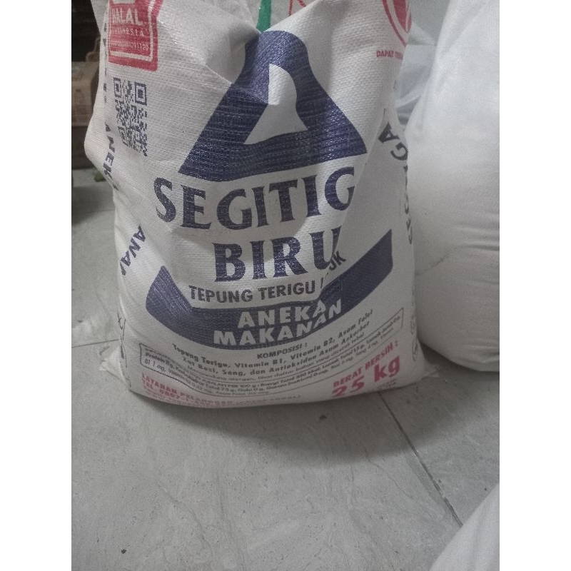

TEPUNG SEGITIGA BIRU