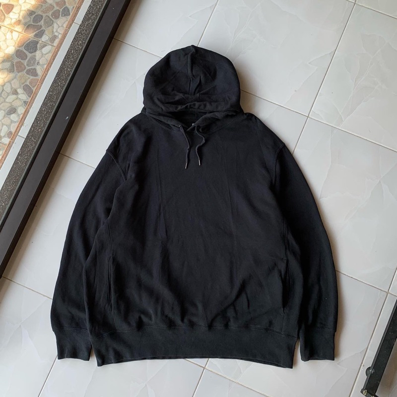 UNIQLO PULLOVER HOODIE