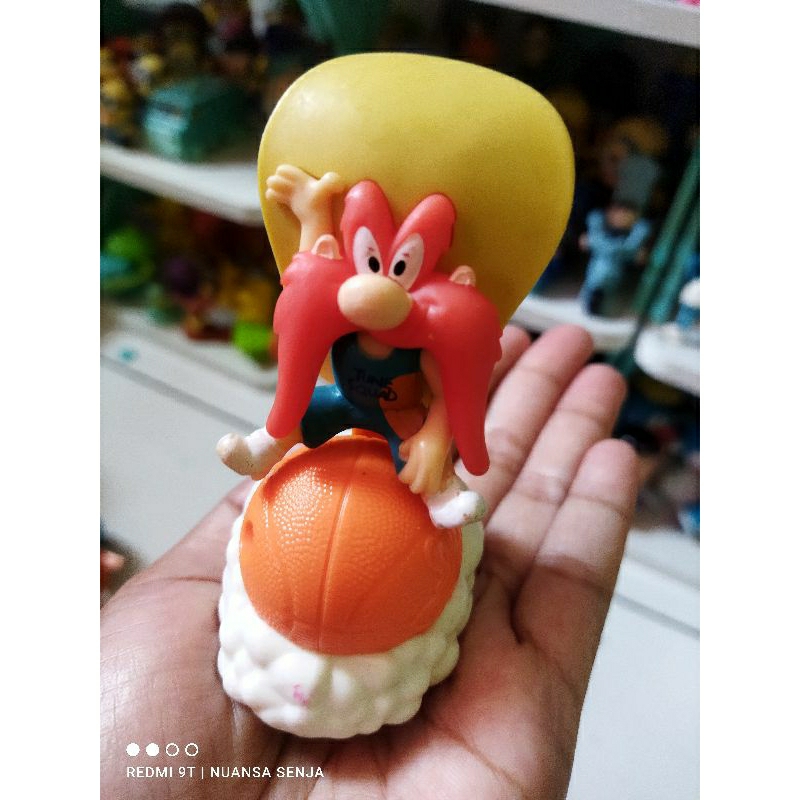 Yosemite sam figure Looney tunes