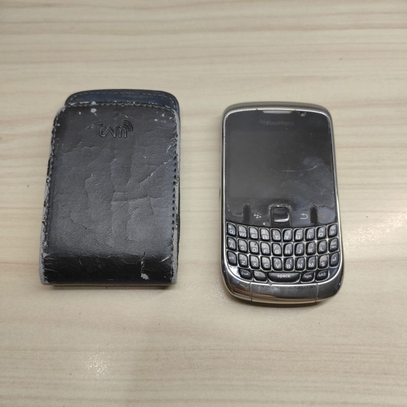 HP Handphone Smartphone Blackberry Curve 9300 Series Bekas