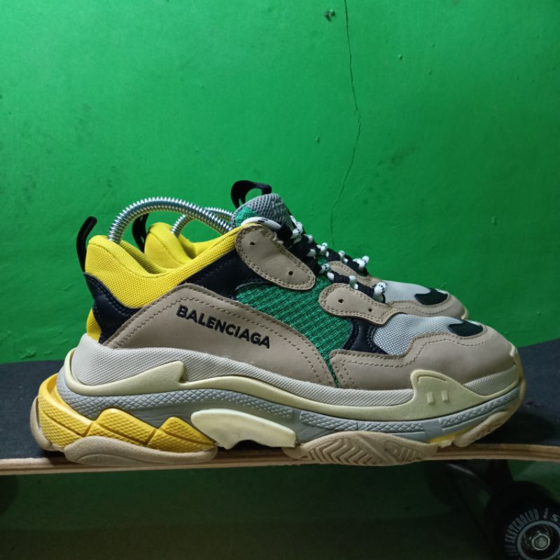 sepatu Balenciaga second