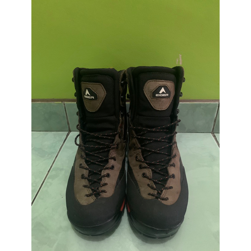 Sepatu hiking eiger phyton