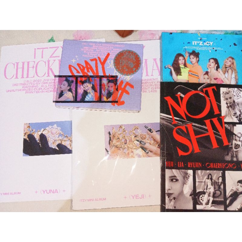 Album Only Itzy Checkmate Jewel Case Crazy in Love Not Shy Icy Yeji Lia Ryujin Chaeryeong Yuna
