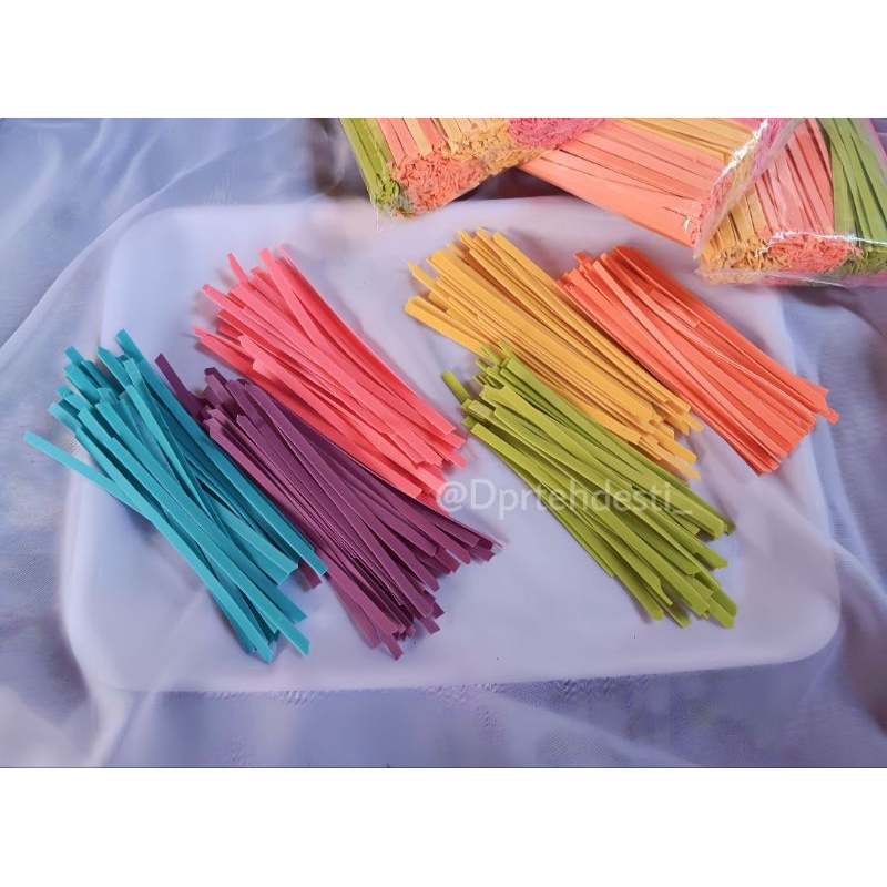 

Mie gepeng rainbow mix manis 1kg