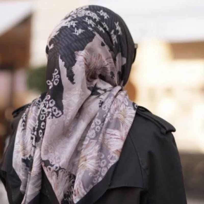 Buttonscarves Les Amities 1 Black