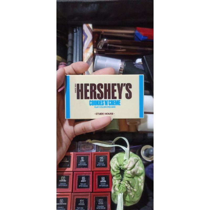 Etude House x Hershey's Cookies n Creme limited edition eyeshadow Preloved