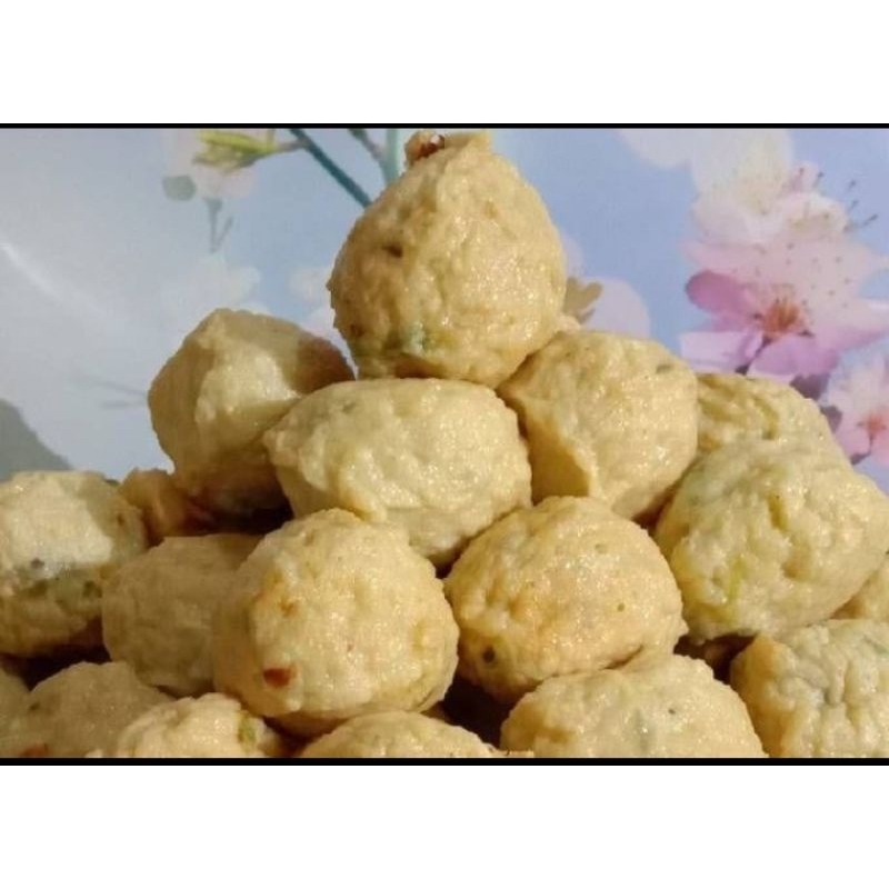 

PEMPEK ADAAN (TENGGIRI) ASLI PALEMBANG ADA MENU PAKET + GRATIS CUKA