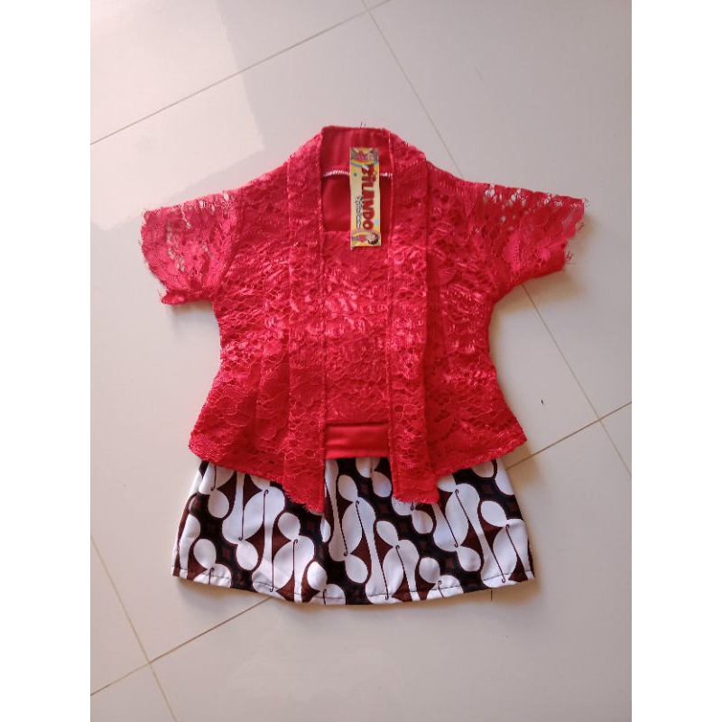 kebaya kutu baru//kebaya anak// baju tedhak sinten//kebaya anak perempuan//baju merah bawahan putih