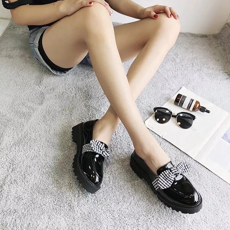 elm.co [ COD ] Sepatu docmart wanita / sepatu loafers wanita / sepatu fashion wanita kode : elm04