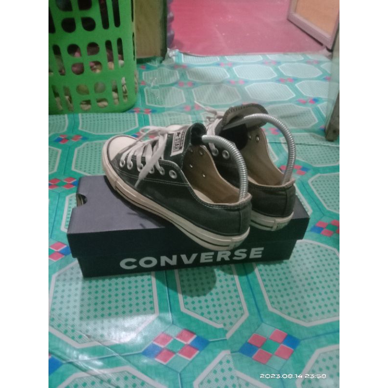 sepatuConverseSecond
