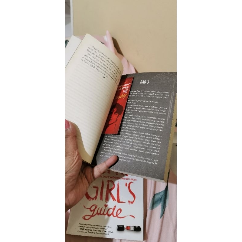 

preloved like new Kissing The Playboy by Despersa Bersih dengan Bookmark Pembatas Buku