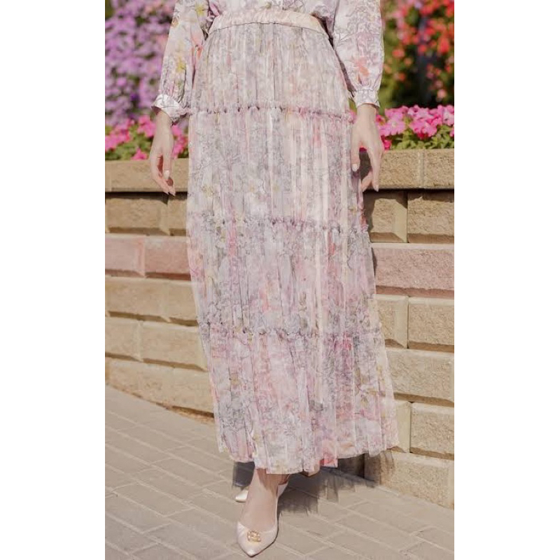 Benang Jarum x Buttonscarves Into The Garden Flowy Skirt Ruffle Black Pink