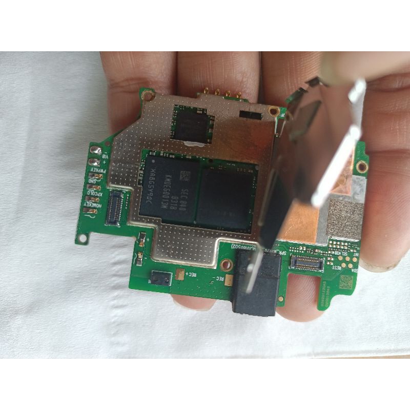 MMC KMQE60013M + BOT