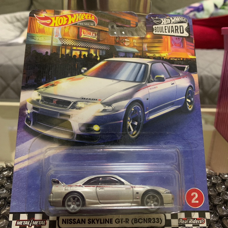hotwheels premium boulevard r33 silver