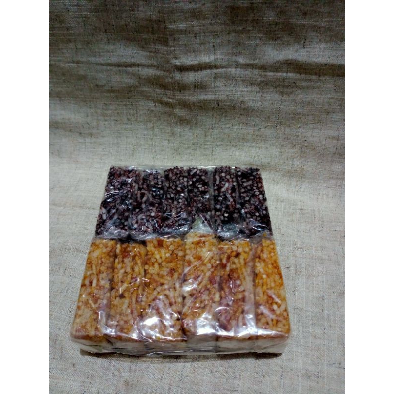 

Jajanan Minang kue Kipang lamak