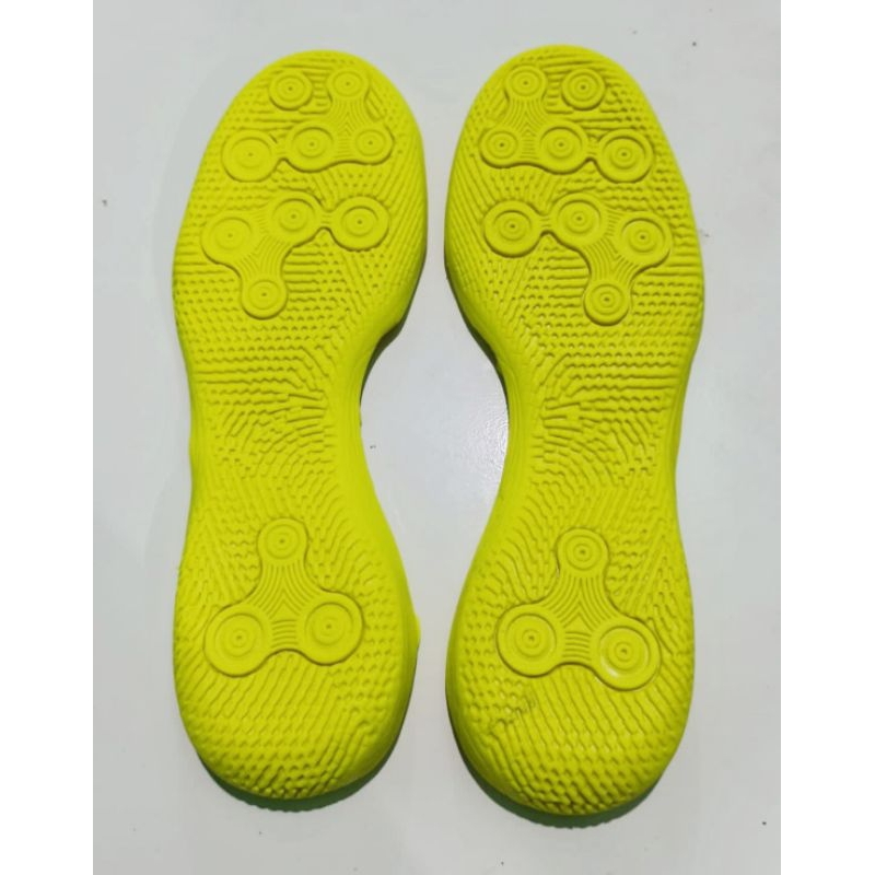 OUTSOL FUTSAL/DATAR DEWASA/ ALAS SEPATU FUTSAL