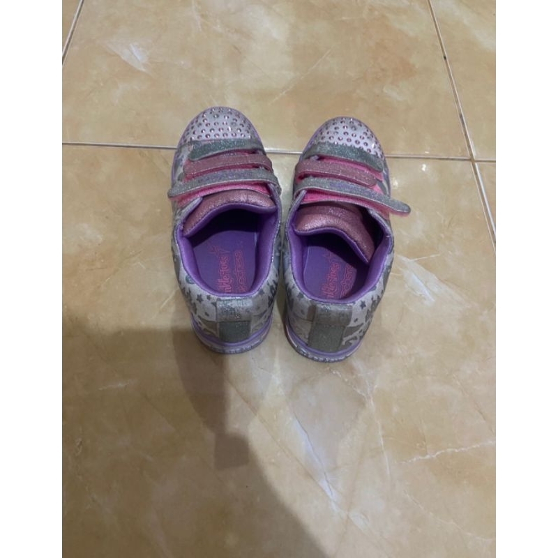preloved sepatu skechers anak