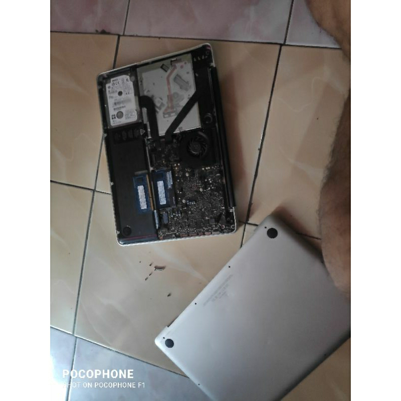 macbook 2010 matot komplit tampa charger