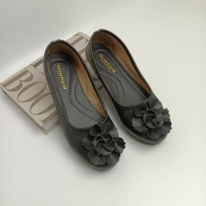gratica flat shoes wanita