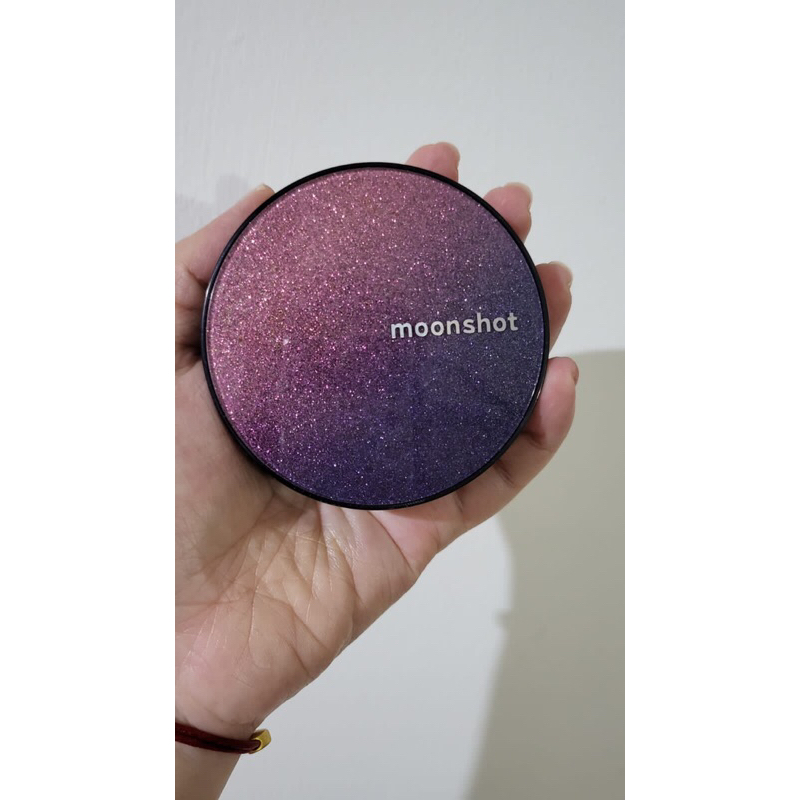 Moonshot cushion shade 201